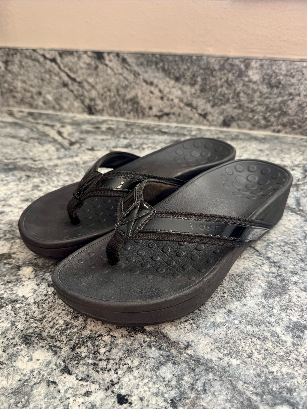 Vionic Black Platform Flip Flop Sandals Orthopedic Comfort Thong 6.5